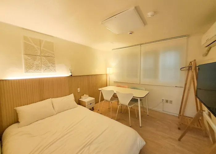 Cozy Sillim 홈스테이 *